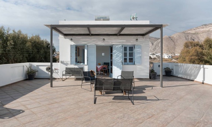 Perivolos Apartment | 60 m² Apartment ∙ 1 bedroom ∙ 4 guests