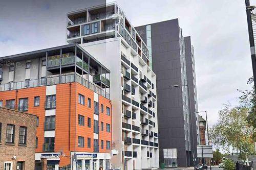 Sutton Central Apartment | 60 m² Apartment ∙ 2 bedrooms ∙ 4 guests