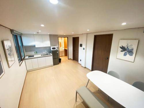 Seogyo-dong Apartment | 60 m² Apartment ∙ 1 bedroom ∙ 4 guests
