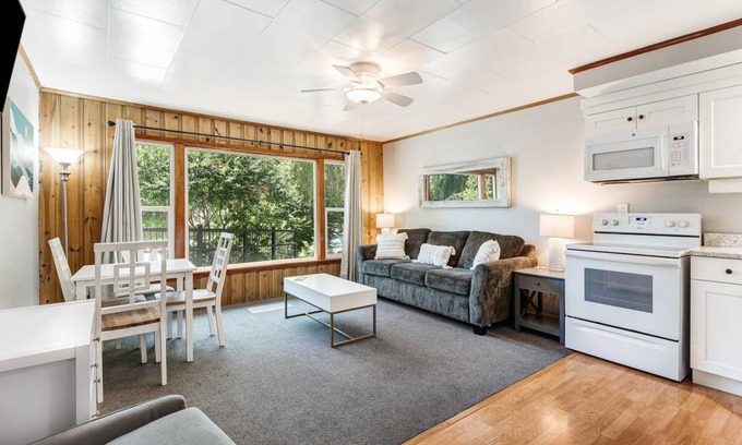 Bend Cottage | 60 m² Cabin ∙ 1 bedroom ∙ 4 guests