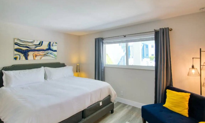 Florida North Atlantic Coast Condo | 60 m² Condo ∙ 1 bedroom ∙ 2 guests