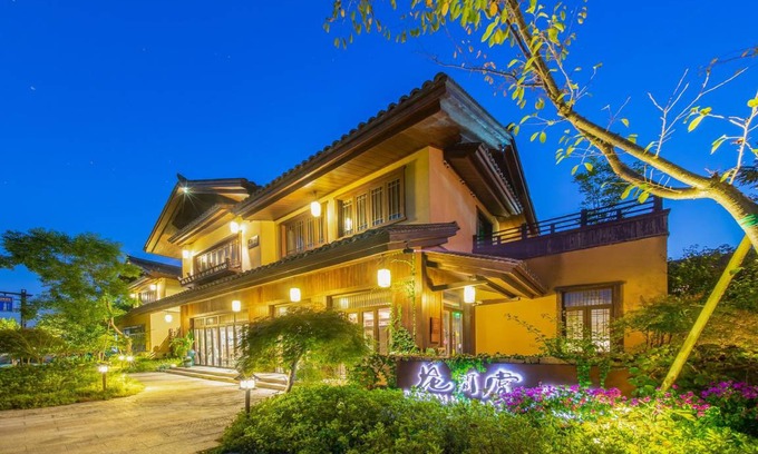 Tongxiang Hotel | 60 m² Hotel ∙ 4 guests