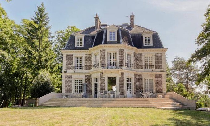 Avesnes-en-Bray Bed & Breakfast | 600 m² Bed and breakfast ∙ 5 bedrooms ∙ 16 guests