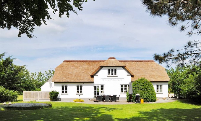 Skjern House | 600 m² House ∙ 9 bedrooms ∙ 19 guests