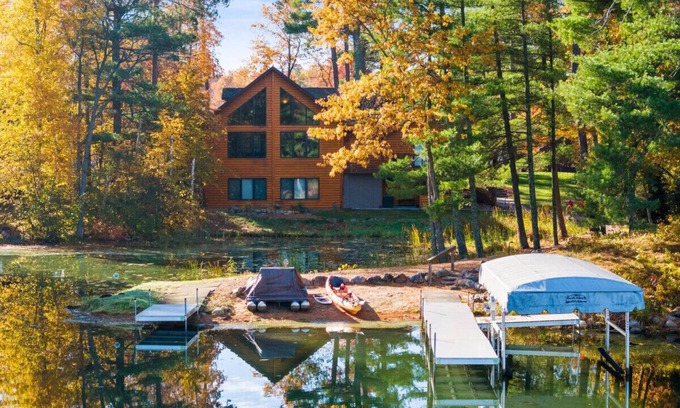 Crosslake Cabin | 6000 sq ft Whitefish Lake Chain home with year around hot tub & gym!