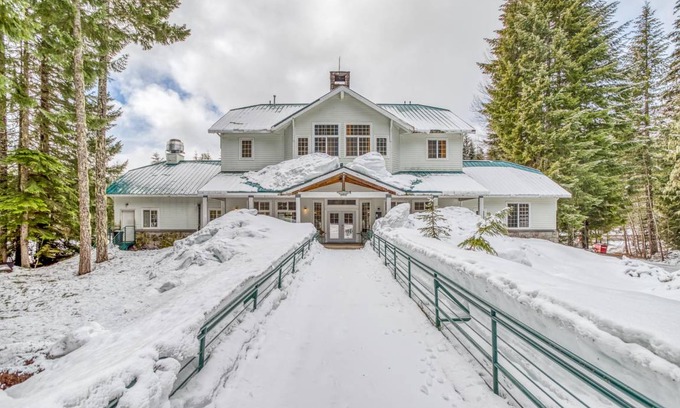 Government Camp Cabin | 604 m² Cabin ∙ 6 bedrooms ∙ 15 guests