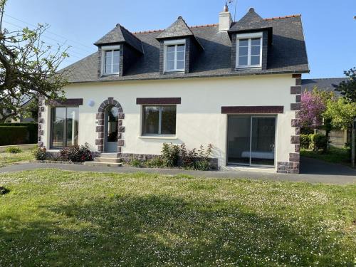 Erquy Apartment | 609 - Appartement T3 au premier étage d'une maison à quelques pas de la plage et des commerces d'Erquy