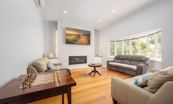 Footscray Apartment | 61 Ballarat Rd, Footscray