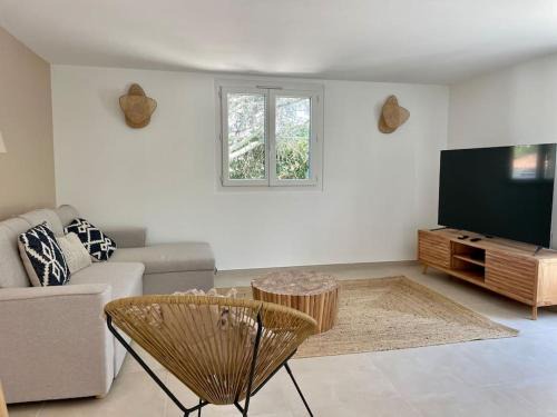 Boulouris-sur-Mer Apartment | 61 Boulouris Villa
