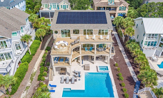 North Forest Beach House | 61 DUNE OCEANFRONT, PANORAMIC VIEWS, HUGE POOL & ENTERTAINMENT AREA