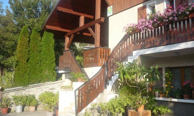 La Plagne-Tarentaise House | 61 m² Gîte ∙ 2 bedrooms ∙ 6 guests