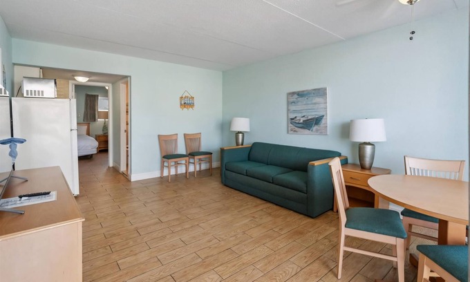 Wildwood Crest Condo | 6201 Ocean Ave, Unit 201 - The Nassau Inn