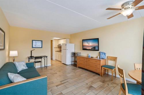 Wildwood Crest Apartment | 6201 Ocean Ave, Unit 208 - The Nassau Inn