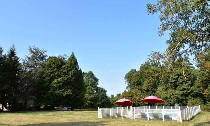 Saint-Aubin-sur-Loire House | 630 m² House ∙ 7 bedrooms ∙ 15 guests