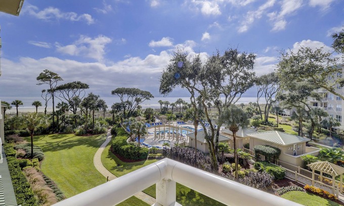 Palmetto Dunes Condo | 6305 Hampton Place - Oceanfront with a coastal vibe.