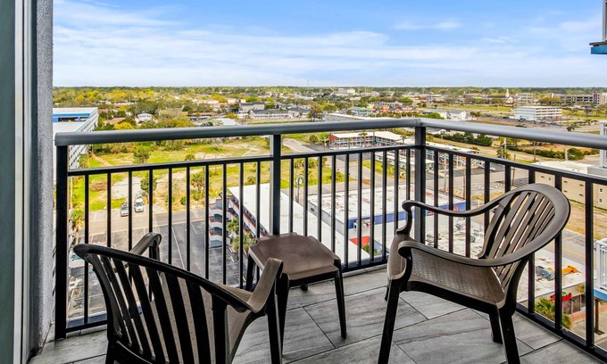 Downtown Myrtle Beach Condo | 64 m² Condo ∙ 1 bedroom ∙ 6 guests