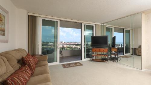 Siesta Key House | 6415 Midnight Pass #902