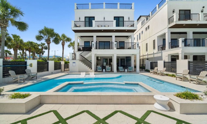 Miramar Beach House | 649 m² House ∙ 8 bedrooms ∙ 24 guests