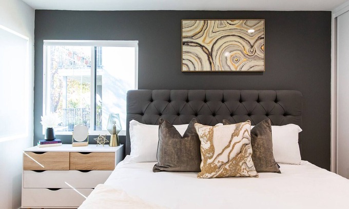 Santa Ana Apartment | ✦65"4kTV✦200Mbps✦2min→DTSA✦89wlkscr✦5min→Airport