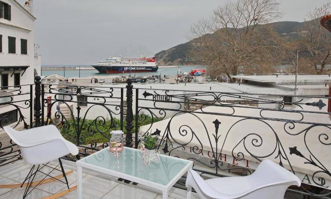 Skopelos Apartment | 65 m² Apartment ∙ 1 bedroom ∙ 4 guests