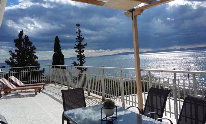 Saronida Apartment | 65 m² Apartment ∙ 2 bedrooms ∙ 2 guests