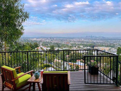 Hollywood Hills West Bed & Breakfast | 65 m² Bed and breakfast ∙ 4 guests
