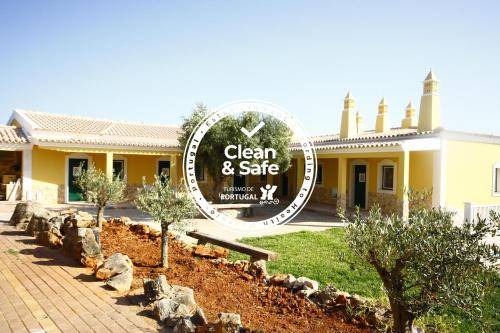 Estoi House | 65 m² Farmhouse ∙ 2 bedrooms ∙ 5 guests