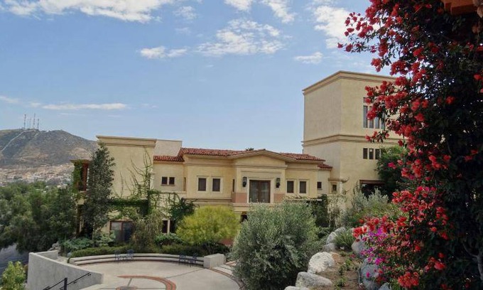 Tecate Hotel | 65 m² Hotel ∙ 4 guests