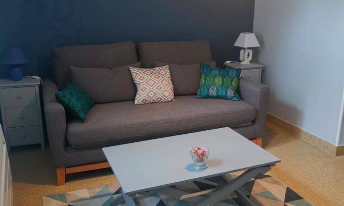 Chatillon-Coligny House | 65 m² House ∙ 2 bedrooms ∙ 5 guests
