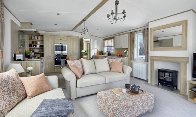 South Cerney Cabin | 65 m² Lodge ∙ 2 bedrooms ∙ 4 guests