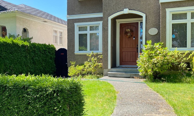 Marpole Villa | 650-Sf private entrance cozy near airport-Marine Gateway, Langara, UBC downtown