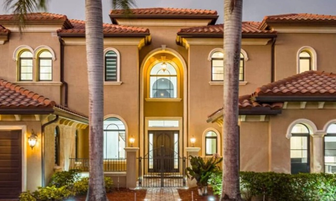 Palm Beach Country Estates House | 6500sf Luxe Design 8BR Mansion/Heated Pool/Cinema