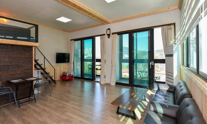 Yeosu House | 66 m² Motel ∙ 6 guests