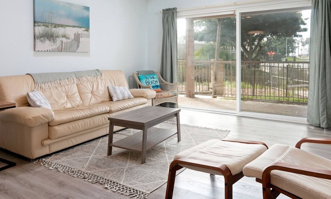 Port Hueneme Condo | 660S-1457533 Coastal Condo 30 day rental