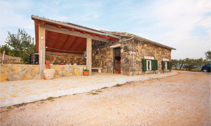 Jezera House | 67 m² House ∙ 4 guests