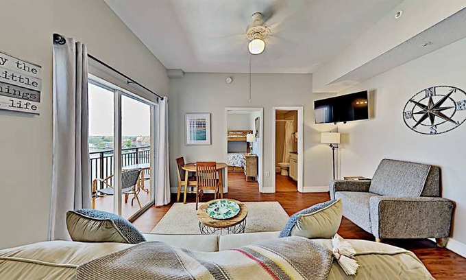 Madeira Beach Condo | 68 m² Condo ∙ 2 bedrooms ∙ 6 guests