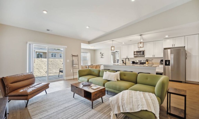 Acme Apartment | 697 m² Apartment ∙ 9 bedrooms ∙ 26 guests