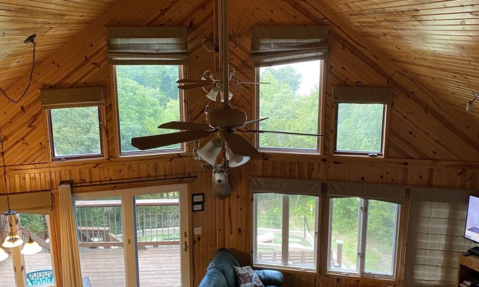 Warsaw House | 6BR/3BA Home Sleeps 20 -410 nightly/Holiday rates apply