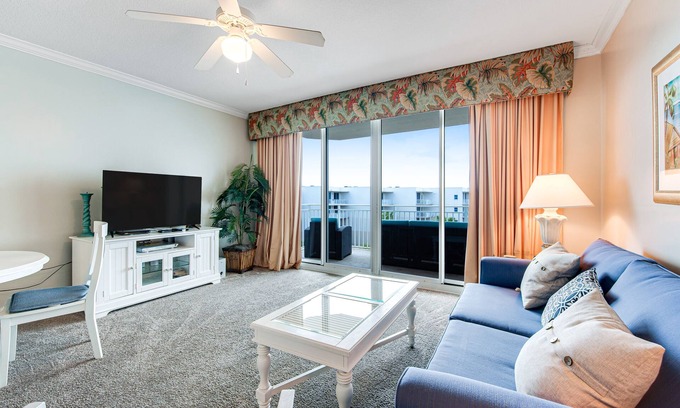 Fort Walton Beach Condo | 6th Floor Cozy, 'At Home' Condo At Waterscape Steps To Beach Lazy River