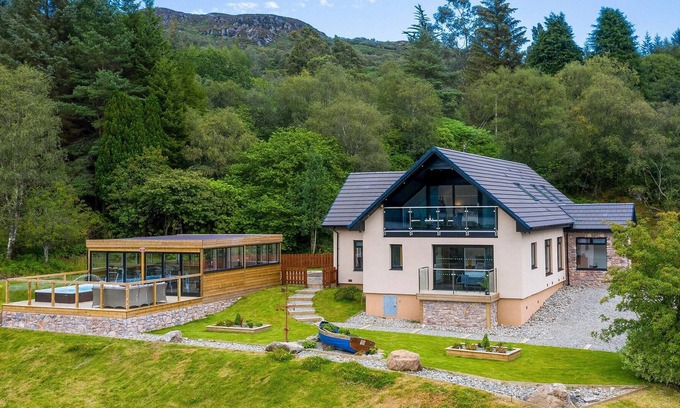 Colintraive Cottage | 7 bedroom accommodation in Tighnabruaich, near Colintraive