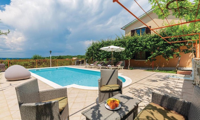Presika House | 7 bedroom nice home in Labin