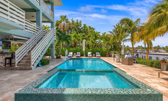 Marathon House | 7 BEDROOM OCEAN VIEW PARADISE