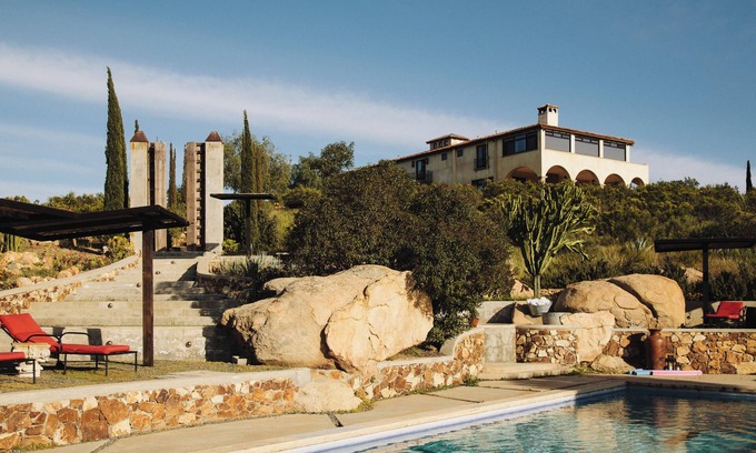 Valle de Guadalupe Villa | 7-bedroom Villa with pool, hot tub and amazing views in the heart of the Valley