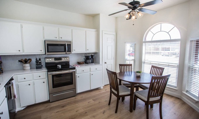 Lubbock House | 7 Beds by University & Hospitals sleeps 10