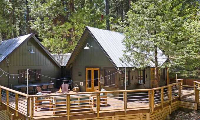 Long Barn Cabin | 7 Cedars Lodge/Modern/Multifamily/AC/Starlink
