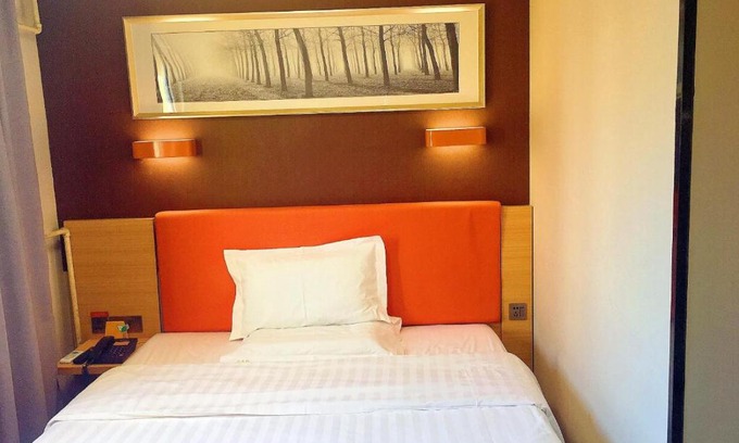 Huaiyin Hotel | 7 Days Premium Jinan Jingshi Road Qilu Children's Hospital Branch
