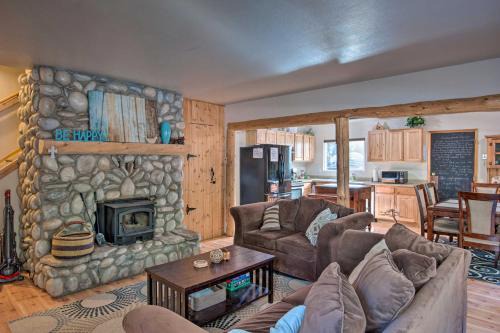 Tahoe Paradise House | 7 Mi to Heavenly Ski Resort Cozy Tahoe Cabin