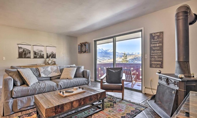 Dillon Apartment | 7 Mi to Keystone Mtn-View Abode with Deck!