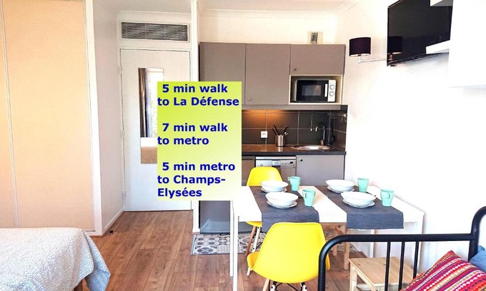 Gambetta Apartment | 7 min Walk Metro Line 1-Charras La Defense