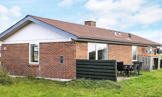 Lild Strand House | 7 person holiday home in Frøstrup